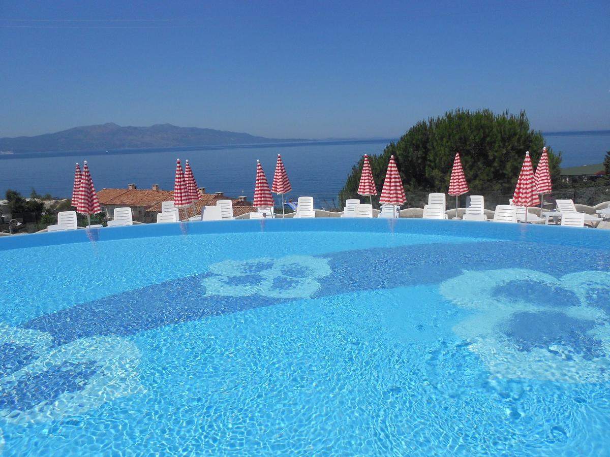 Villa 4 On The Bay *